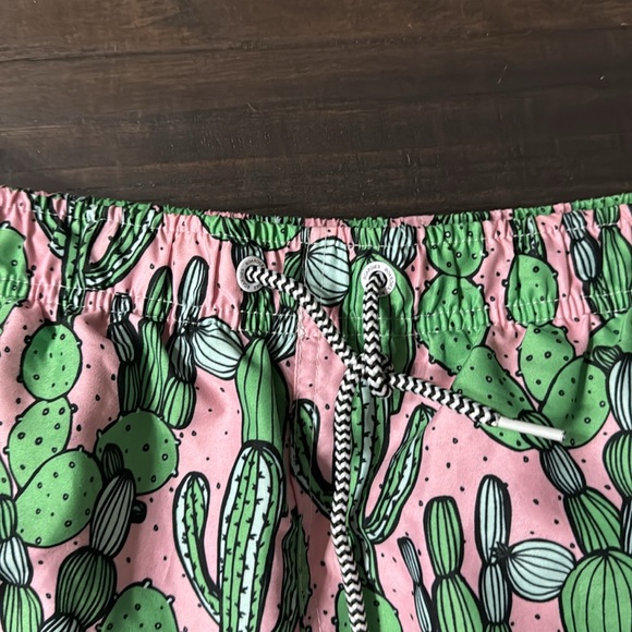 BOARDIES Men's Shorts Cactus Pink Green Size Medium Great Condition! - Picture 3 of 6